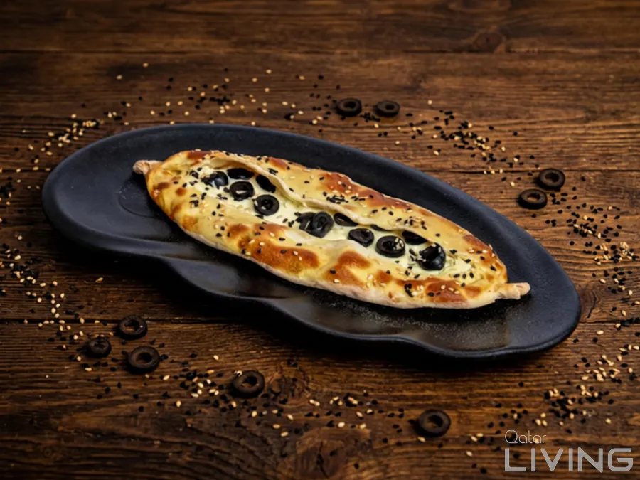 اشترِ 3 معجنات أو فطائر واحصل على 3 مجانًا